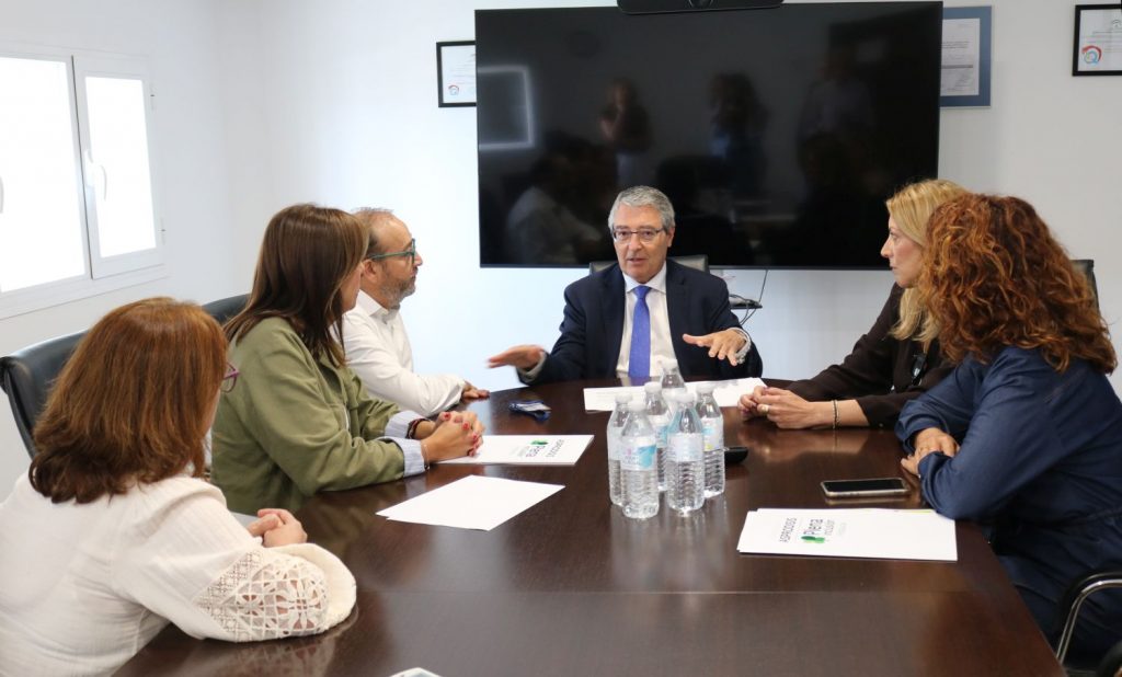 La Diputación de Málaga apoya el proyecto de transformación de la residencia de Fundación Asprodisis en villas