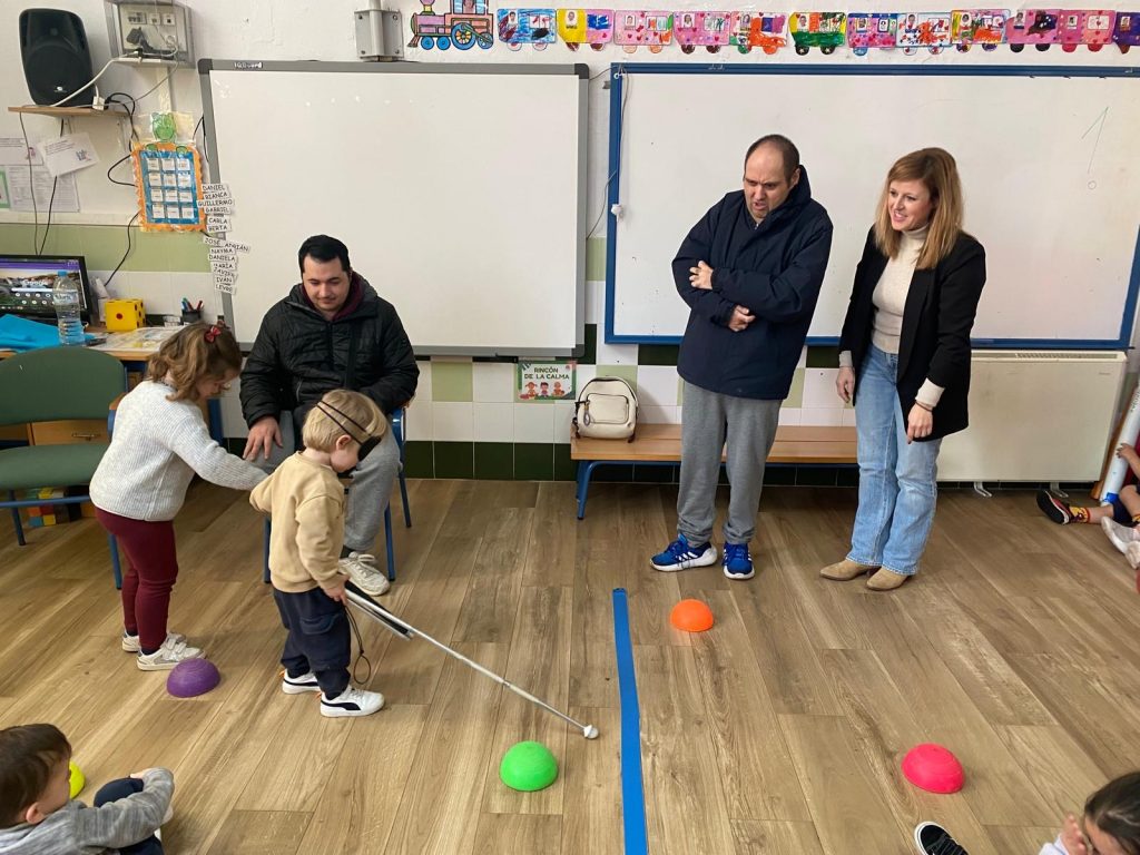 Con motivo del Día Internacional de las Personas con Discapacidad, celebrado el 3 de diciembre, Fundación Asprodisis ha desarrollado una intensa agenda de actividades centradas en una idea clave: la accesibilidad es un derecho fundamental que garantiza la igualdad de oportunidades para todas las personas, independientemente de sus capacidades.